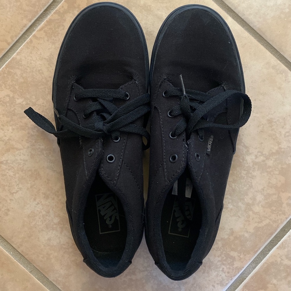 US youth size 5 all black vans shoes